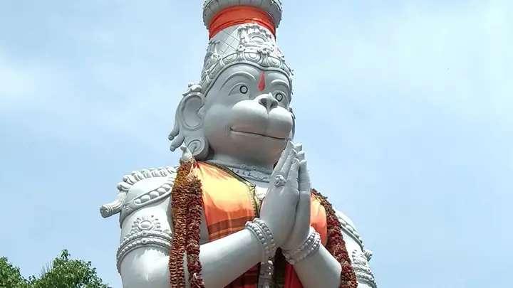 Tirumala Tirupati Vaikunta Ekadashi temple architecture with intricate carvings on the Tirumala Temple walls.